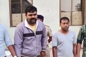 surat adajan police arrested two accused 30 lakhs cash seized